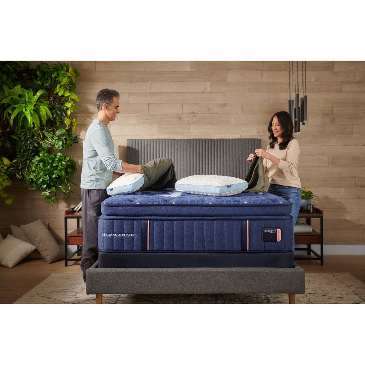 Stearns & Foster Lux Estate Firm Pillow Top King mattress official product photo
