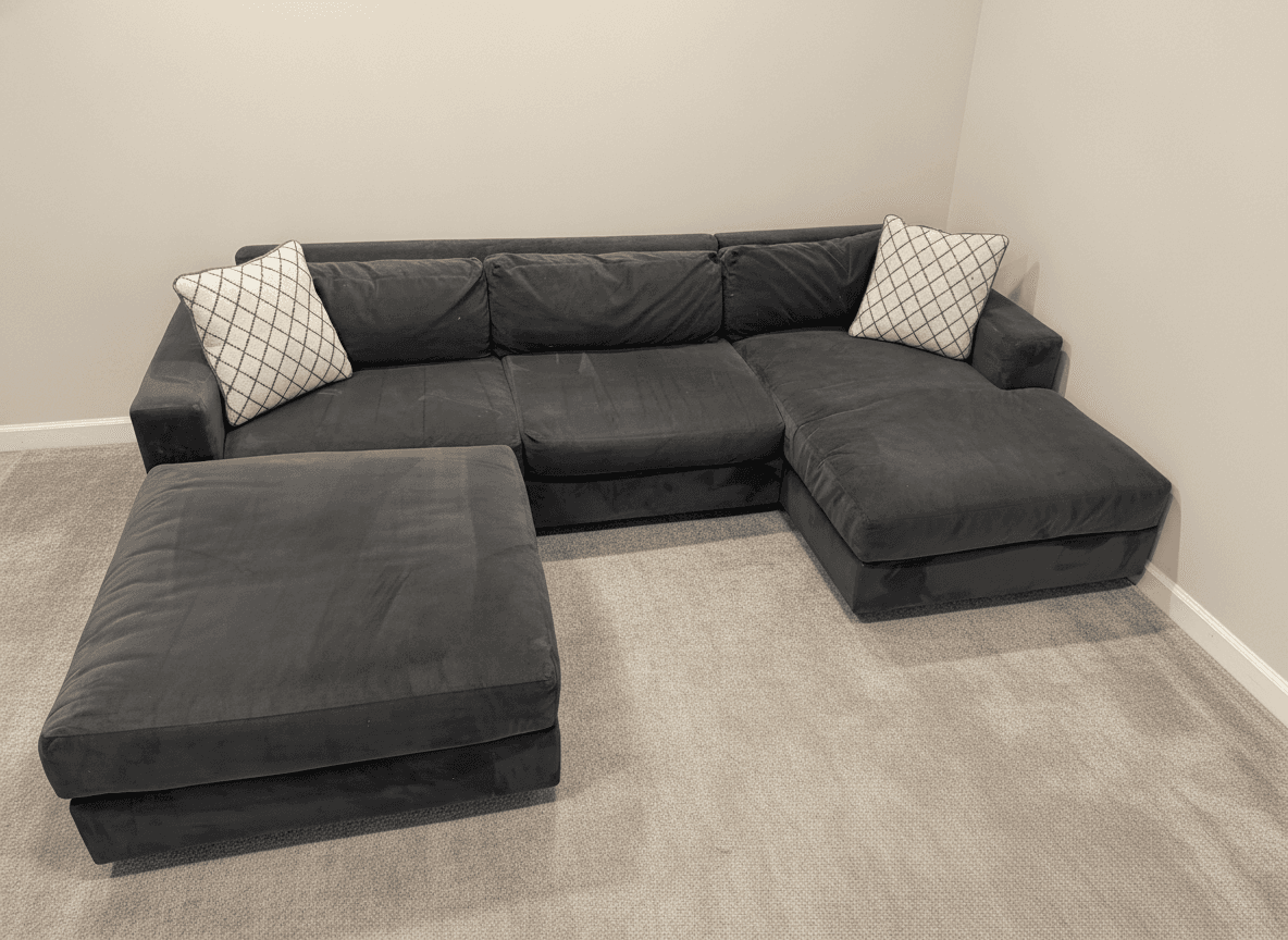 Reversible zip-off cushion cover detail